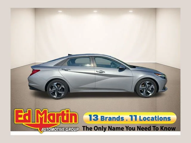 2022 Hyundai Elantra SEL FWD photo