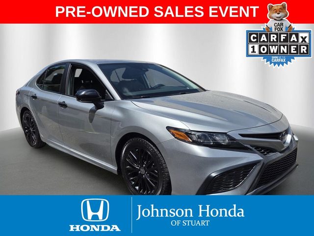 2022 Toyota Camry Hybrid SE FWD photo