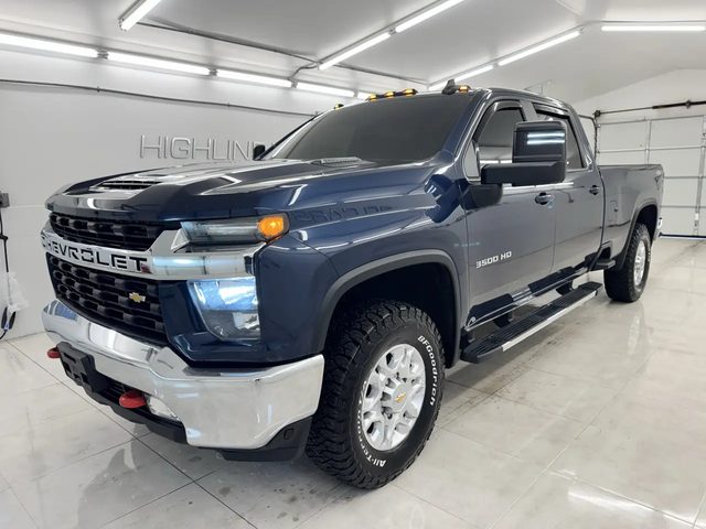 2022 Chevrolet Silverado 3500HD LT 4WD photo