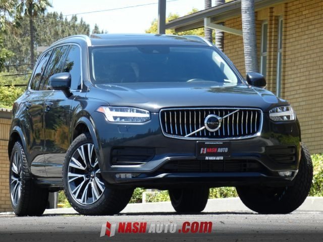 2022 Volvo XC90 Momentum AWD photo