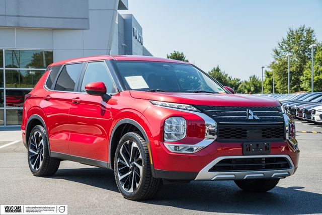 2022 Mitsubishi Outlander SE 4WD photo
