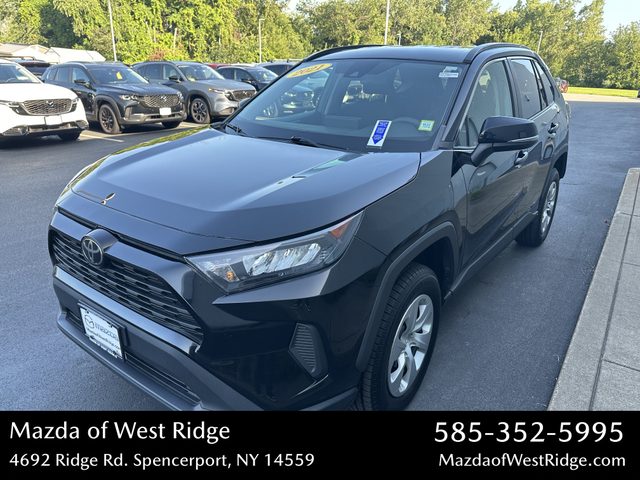 2021 Toyota RAV4 LE AWD photo
