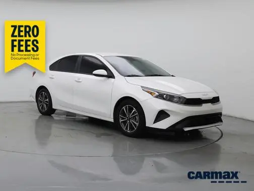 2022 Kia Forte LXS FWD photo