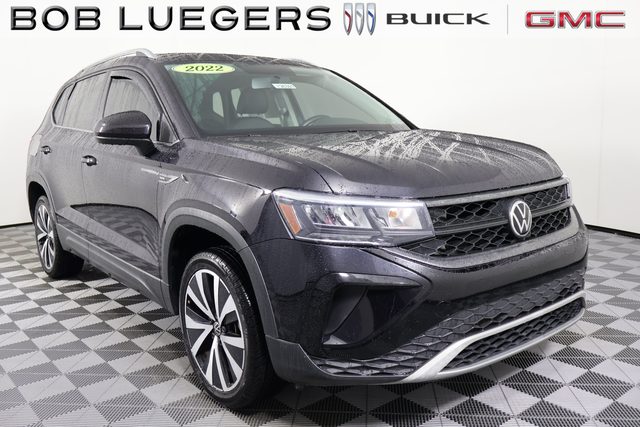 2022 Volkswagen Taos SE FWD photo