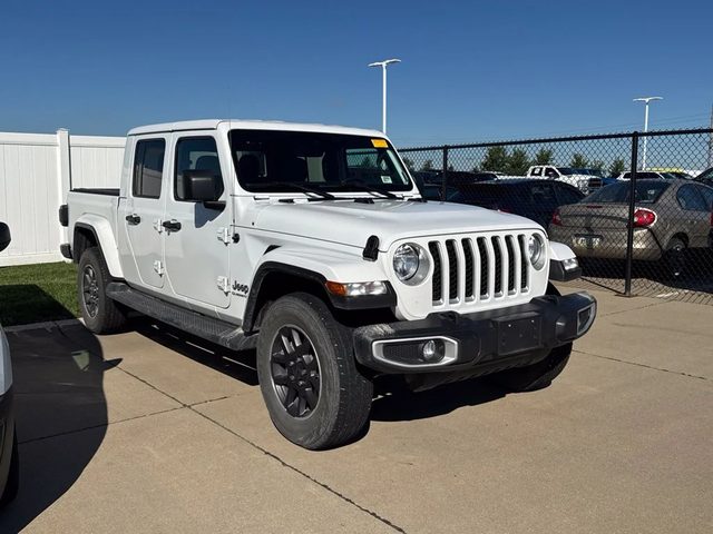 2021 Jeep Gladiator Overland 4WD photo