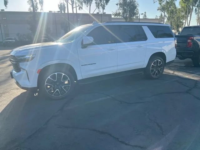 2022 Chevrolet Suburban RST 4WD photo