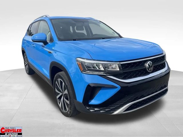 2022 Volkswagen Taos SE AWD photo