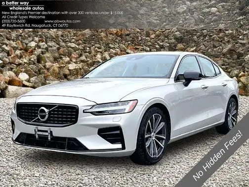 2022 Volvo S60 Momentum FWD photo