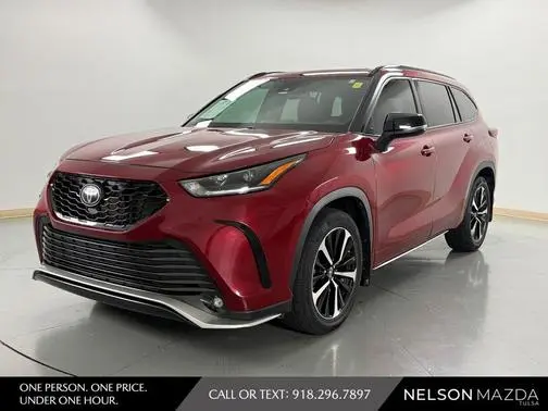 2022 Toyota Highlander XSE FWD photo