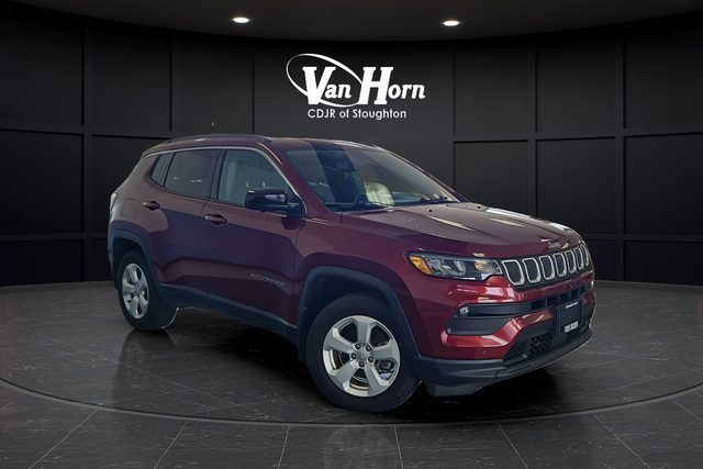 2022 Jeep Compass Latitude 4WD photo