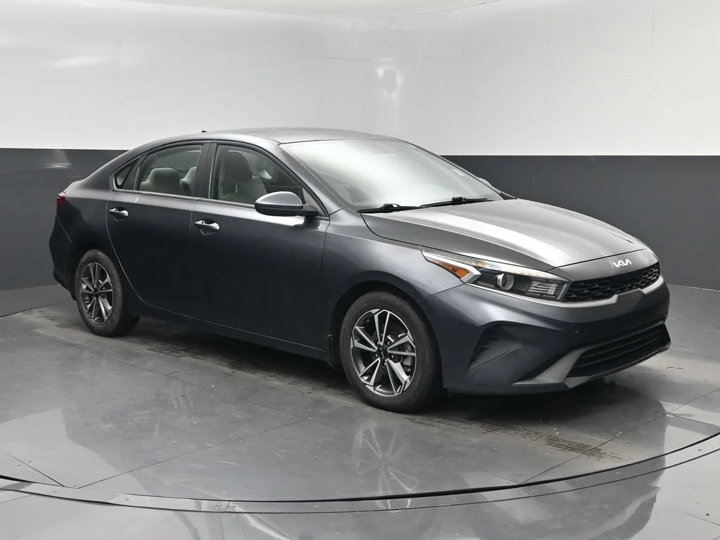2022 Kia Forte LXS FWD photo