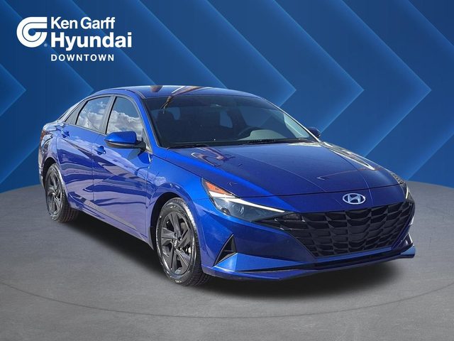2022 Hyundai Elantra SEL FWD photo