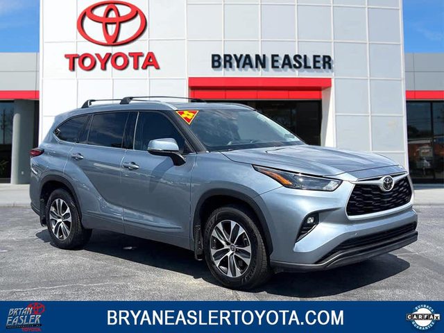 2022 Toyota Highlander XLE AWD photo