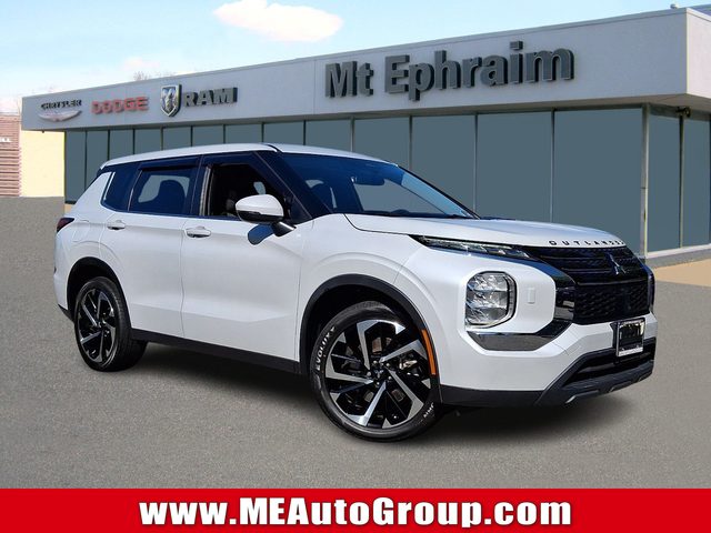 2022 Mitsubishi Outlander ES 4WD photo