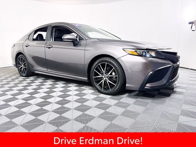 2022 Toyota Camry SE FWD photo