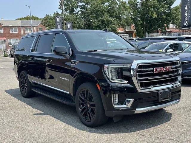 2022 GMC Yukon XL SLT 4WD photo