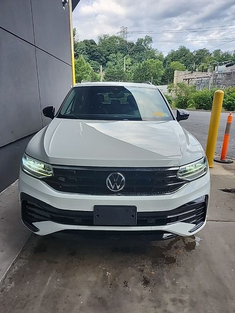 2022 Volkswagen Tiguan SE R-Line Black AWD photo