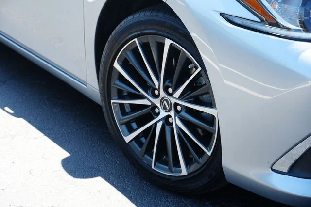 2022 Lexus ES ES 350 FWD photo