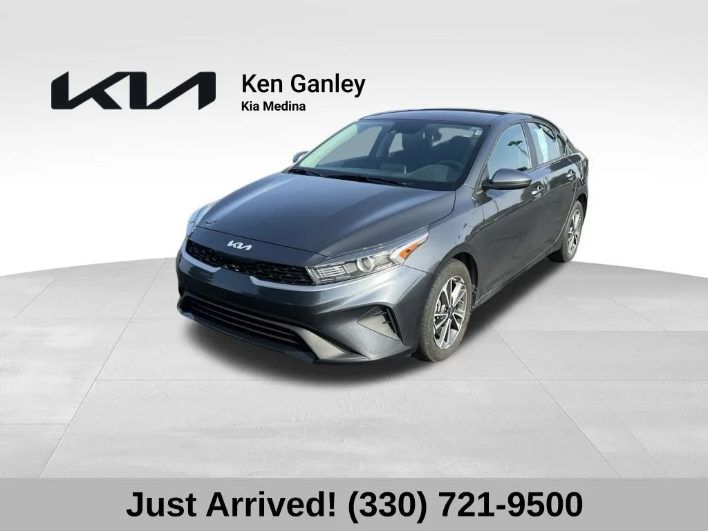 2022 Kia Forte LXS FWD photo