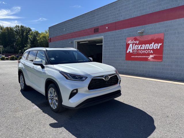 2022 Toyota Highlander Limited AWD photo