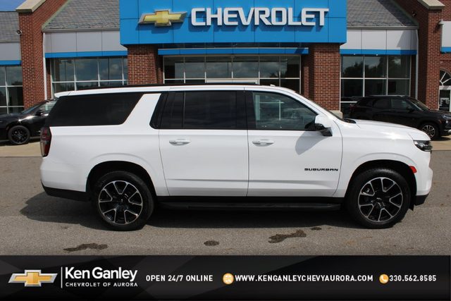 2022 Chevrolet Suburban RST 4WD photo