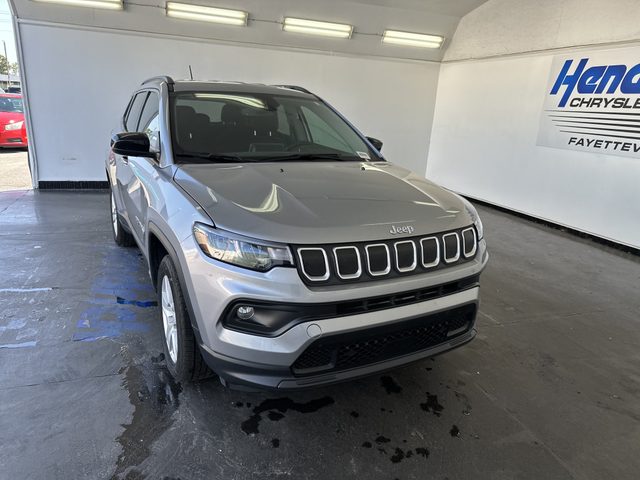 2022 Jeep Compass Latitude 4WD photo
