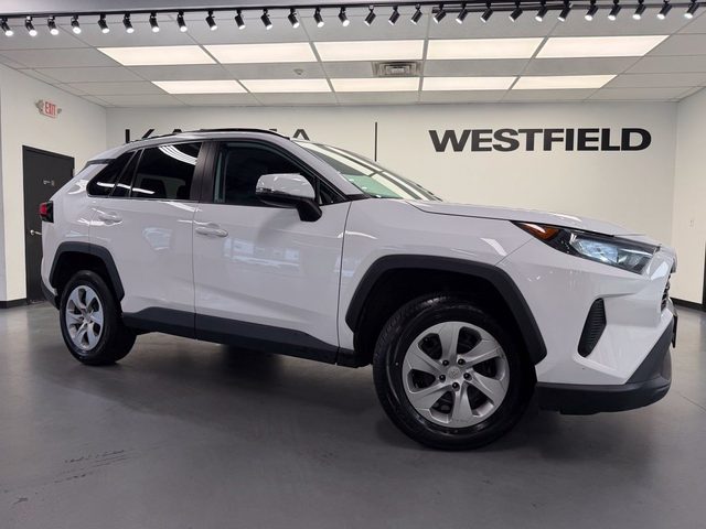 2021 Toyota RAV4 LE AWD photo