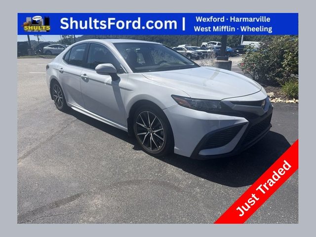 2022 Toyota Camry Hybrid SE FWD photo