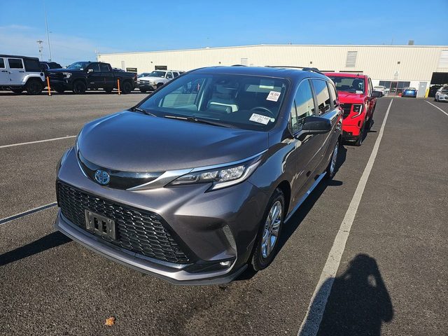 2022 Toyota Sienna XSE AWD photo