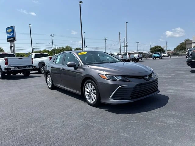 2022 Toyota Camry LE FWD photo