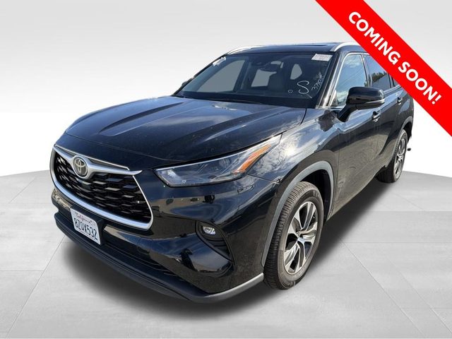 2022 Toyota Highlander XLE FWD photo