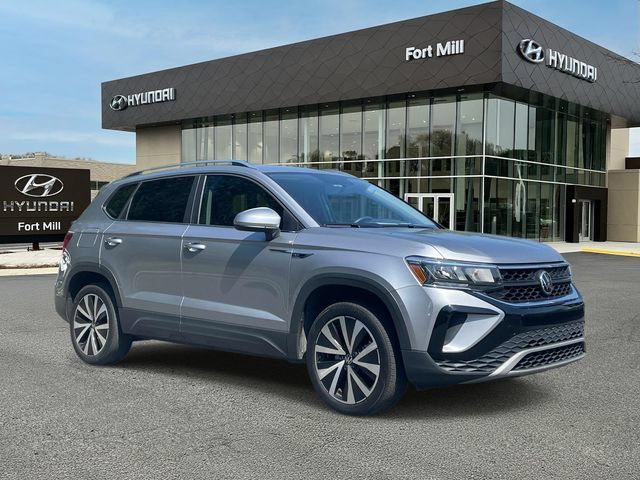 2022 Volkswagen Taos SE FWD photo