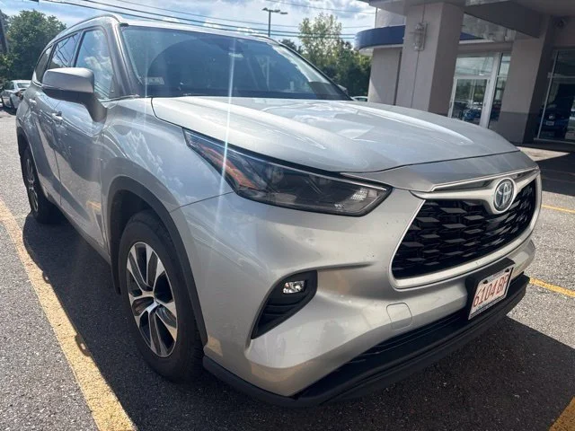 2022 Toyota Highlander Hybrid XLE AWD photo