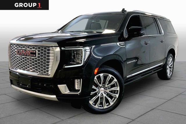 2022 GMC Yukon XL Denali 4WD photo