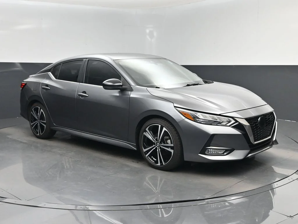 2022 Nissan Sentra SR FWD photo
