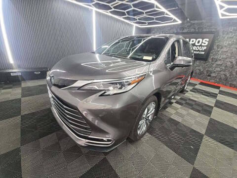 2022 Toyota Sienna Platinum FWD photo