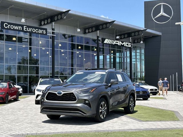 2022 Toyota Highlander Hybrid XLE AWD photo