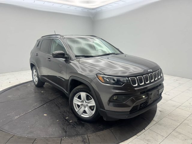 2022 Jeep Compass Latitude 4WD photo