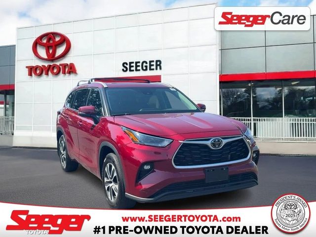 2022 Toyota Highlander XLE AWD photo