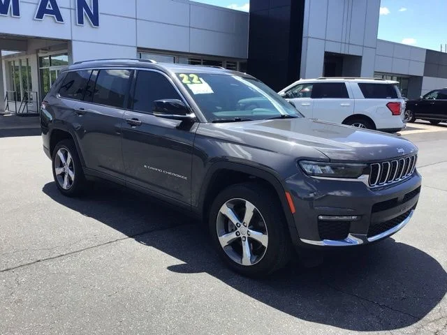 2022 Jeep Grand Cherokee L Limited 4WD photo