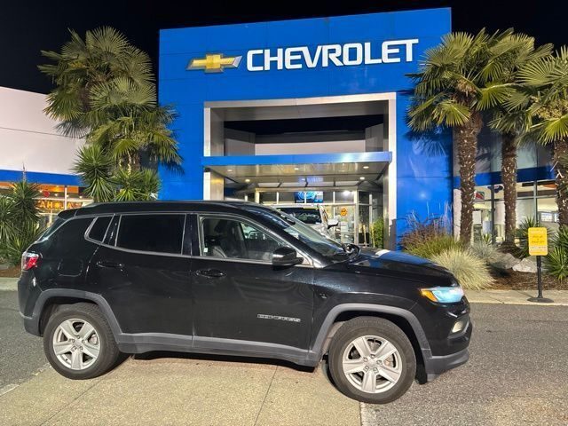 2022 Jeep Compass Latitude 4WD photo