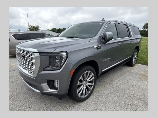 2022 GMC Yukon XL Denali 4WD photo