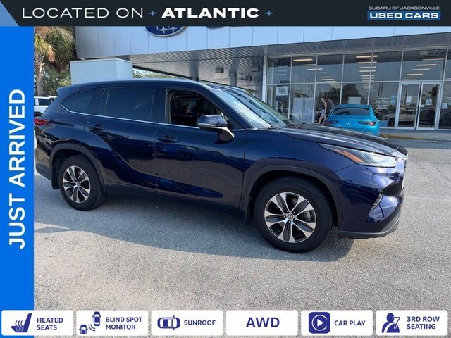 2022 Toyota Highlander XLE AWD photo