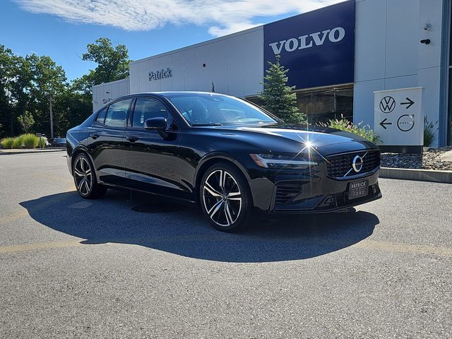 2022 Volvo S60 R-Design Expression AWD photo