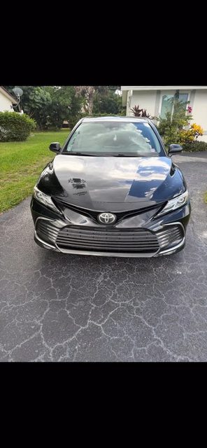 2022 Toyota Camry LE FWD photo