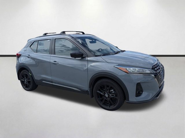 2021 Nissan Kicks SR FWD photo