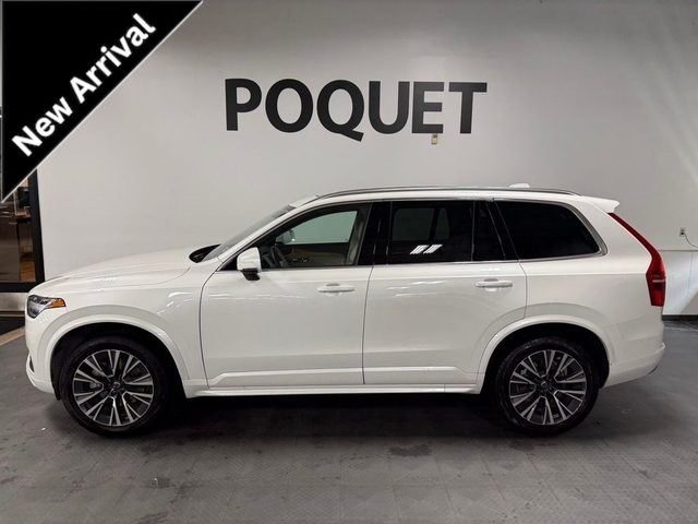 2022 Volvo XC90 Momentum AWD photo