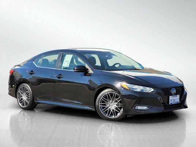2022 Nissan Sentra SR FWD photo
