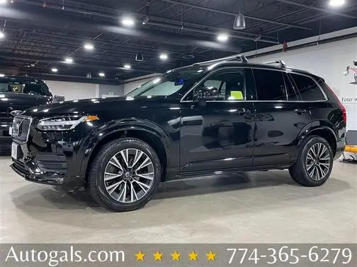 2022 Volvo XC90 Momentum AWD photo