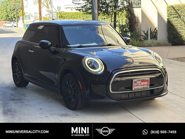 2022 MINI Hardtop 2 Door Cooper FWD photo